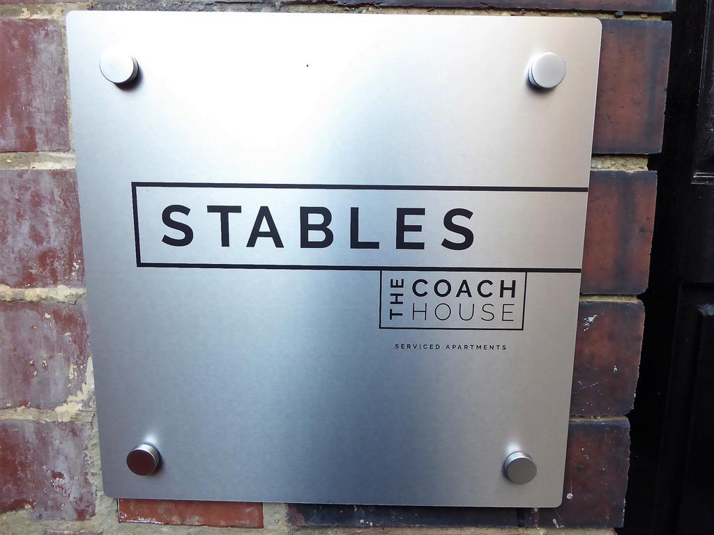 Stables At The Coach House Apartments Лідс Екстер'єр фото